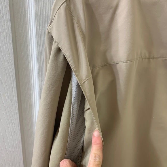 🔥🔥🔥NWOT Men’s XXL UnderArmour vented shirt 🔥🎄 - Picture 5 of 5